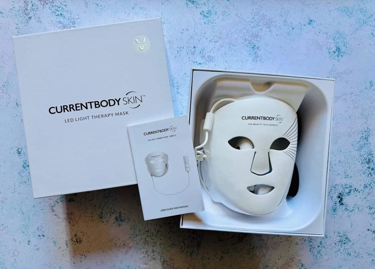 CurrentBody Skin LED Light Therapy Mask Series 2 with box and controller