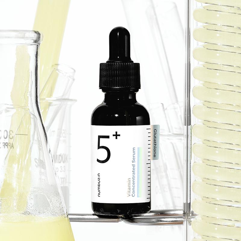 numbuzin No.5+ serum in use